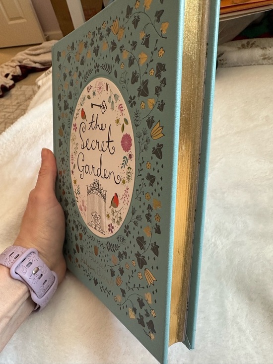 The Secret Garden Novel - Gold Sprayed Edges NWOT - Picture 4 of 5
